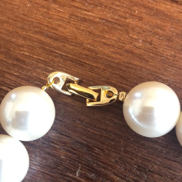 Napier pearl necklace with earrings set - Picture 5 of 9